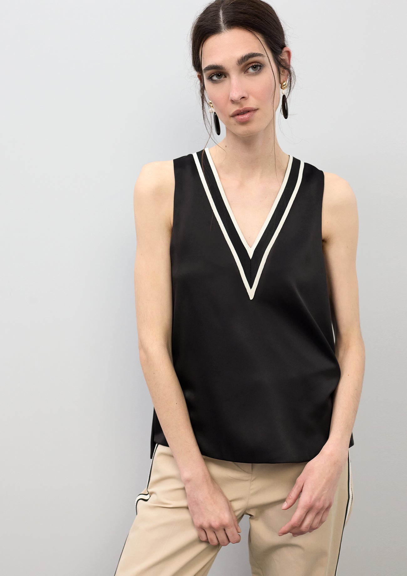 V-neck Knit Top