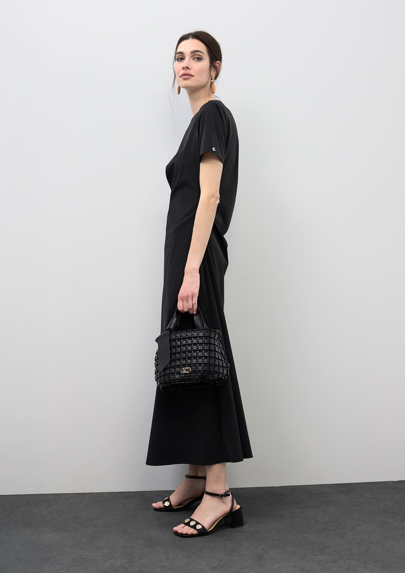 Elastic Midi Dress with Short Sleeves and Ruched Waist