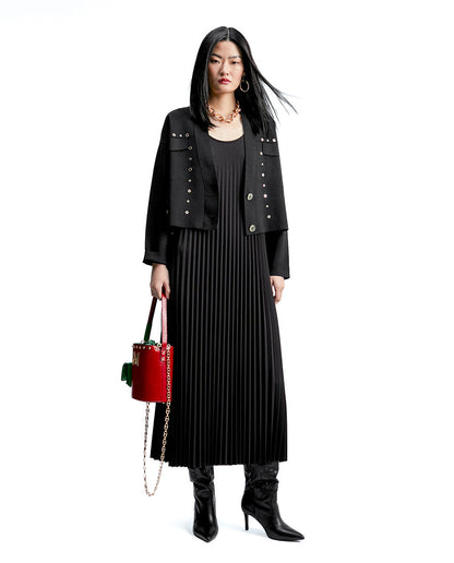 Sleeveless pleated dress