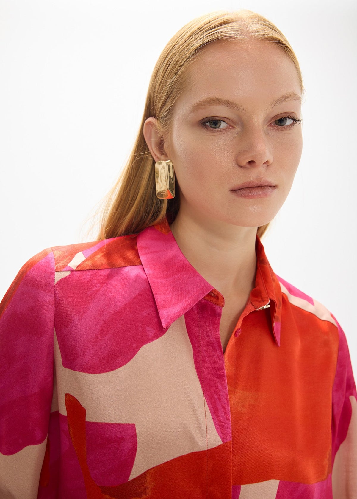 mf2615022-Large flower shirt red corals-Ecru-Multicolor