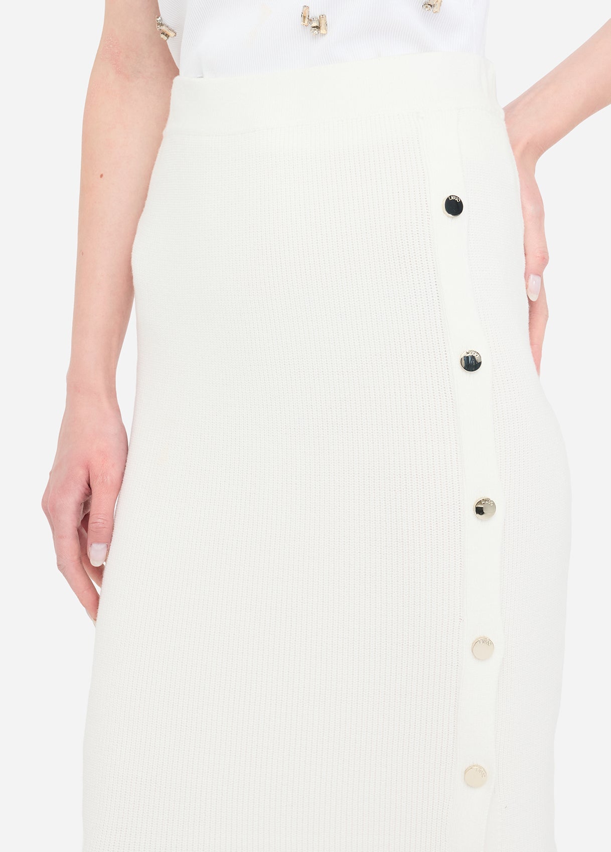 MF5372MS99E10701XS-white wool