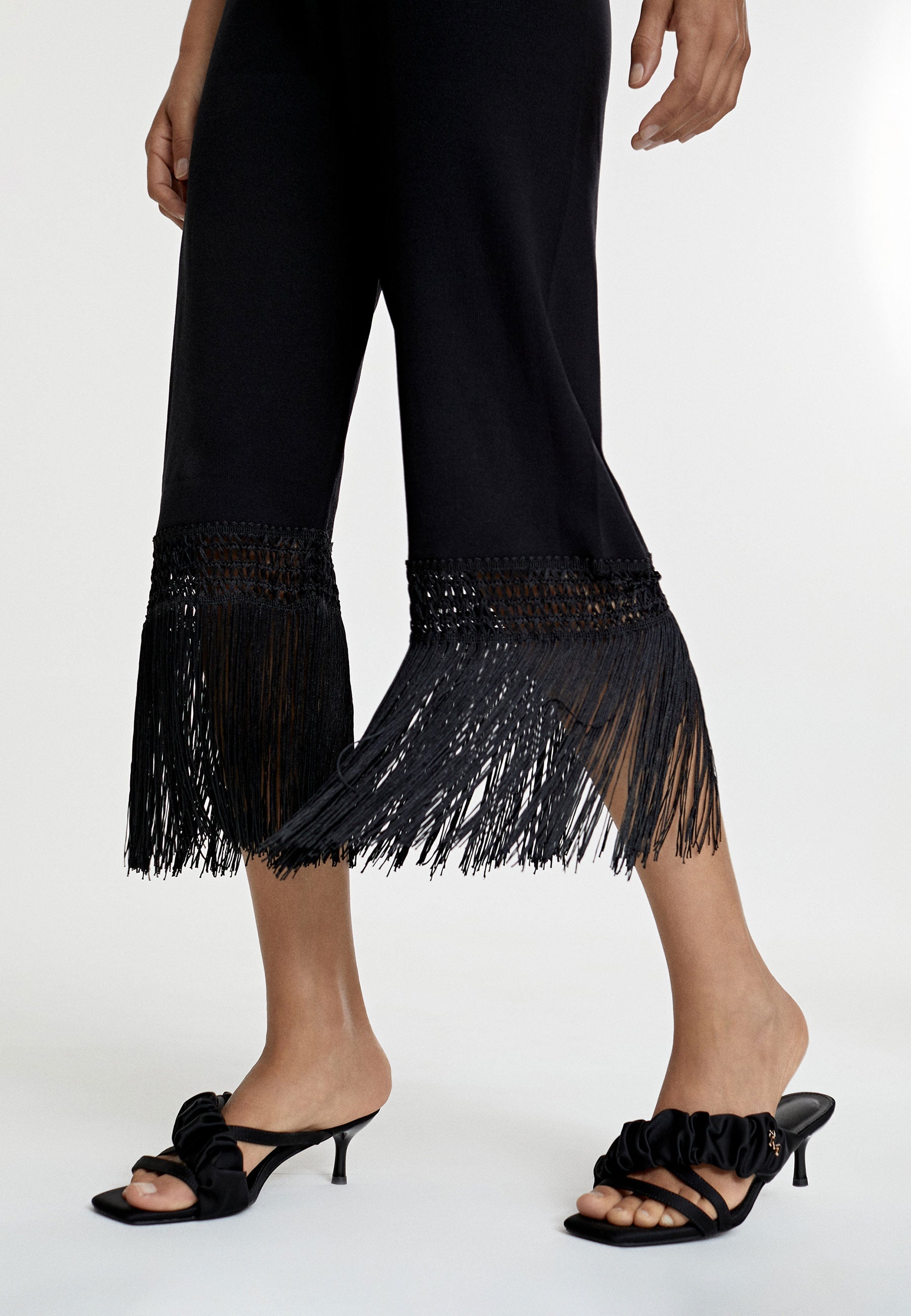 MS2414001-Black-Fringed knit trousers