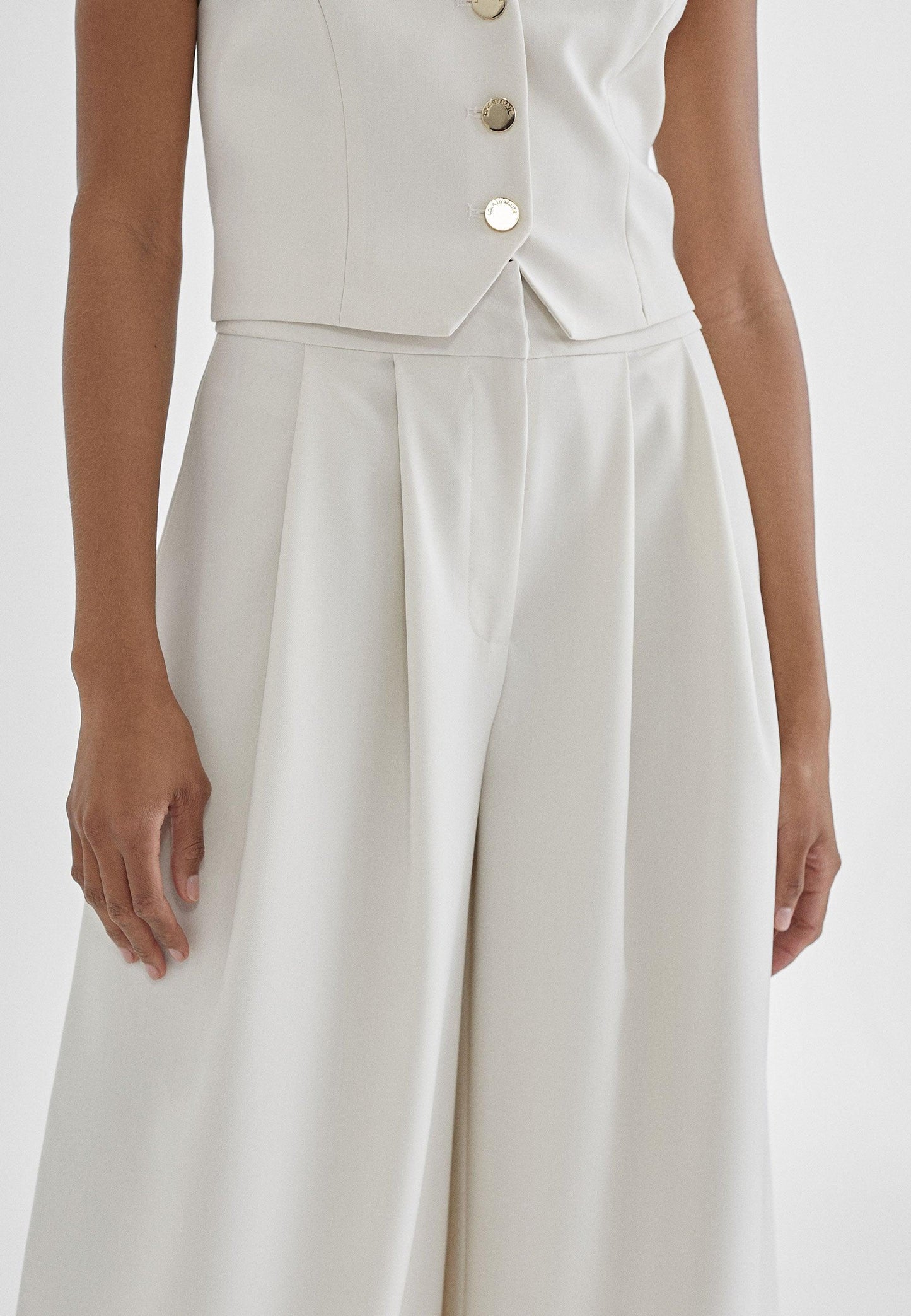 MS2414007-Ecru-Wide pleated trousers