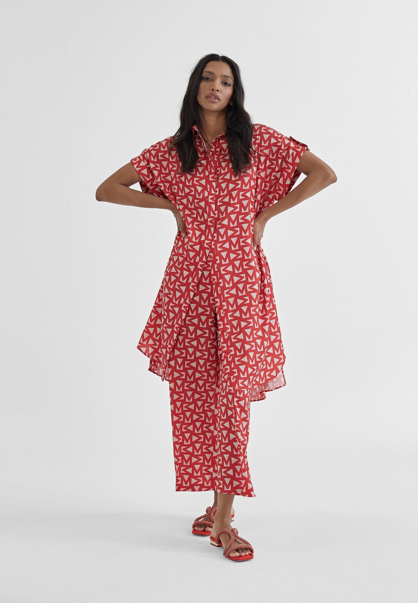 MS2414009-Red-Monogrammed cropped trousers