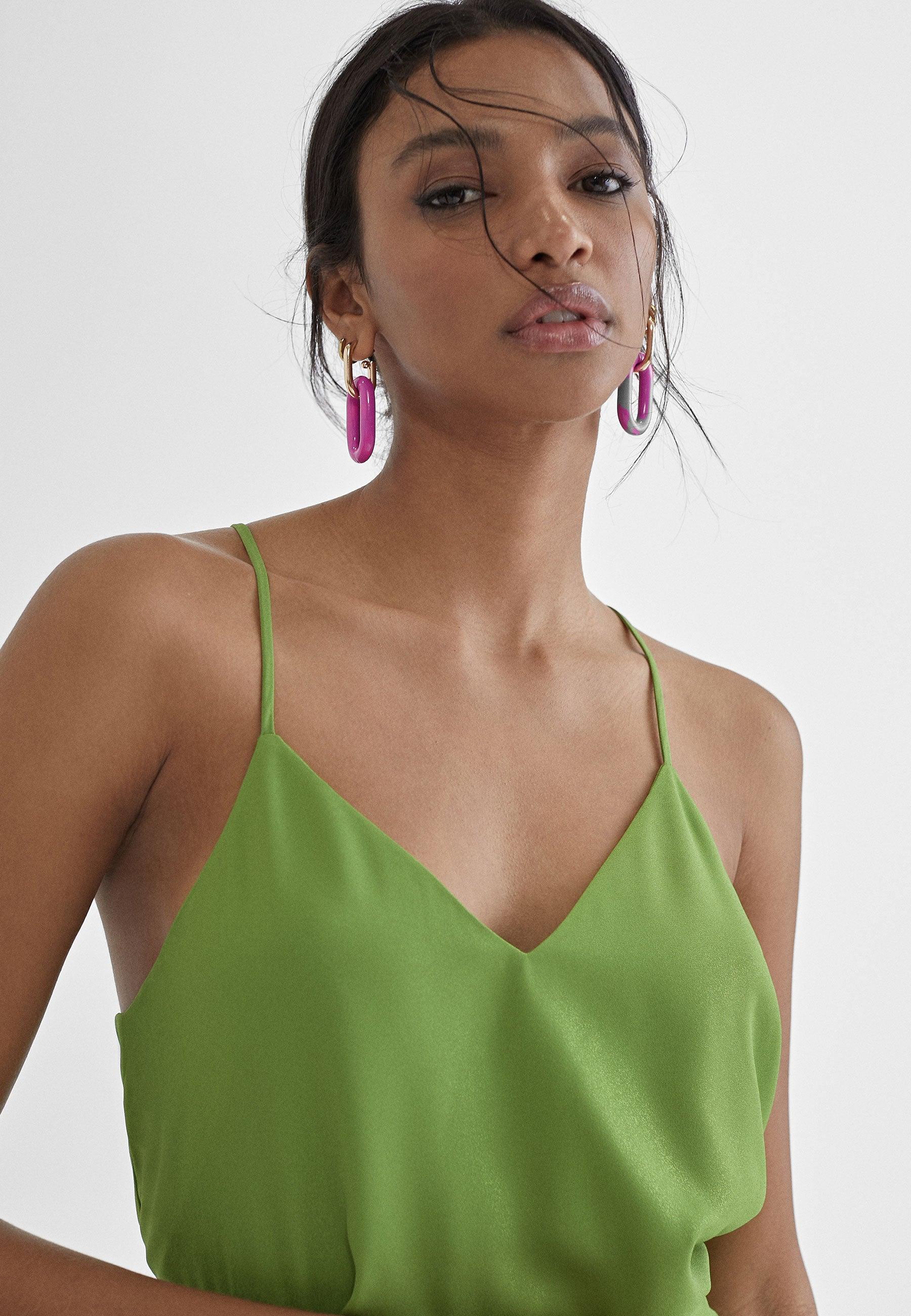 MS2415003-Pistachio-Top with a V-neckline