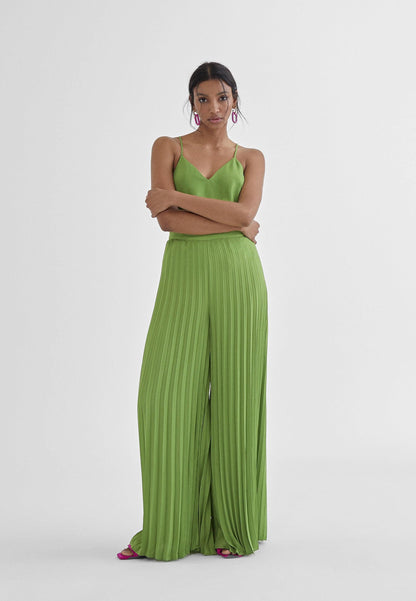 MS2415003-Pistachio-Top with a V-neckline