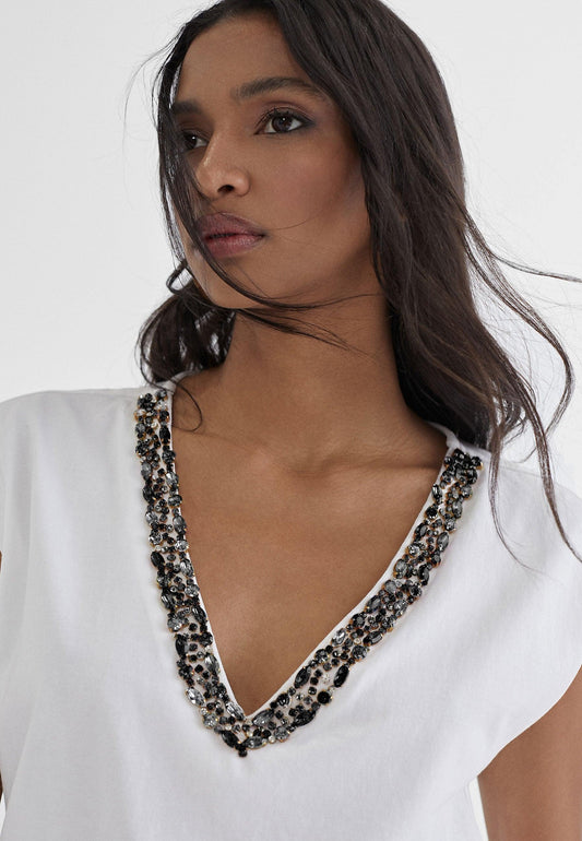 MS2415028-White-T-shirt with rhinestone neckline