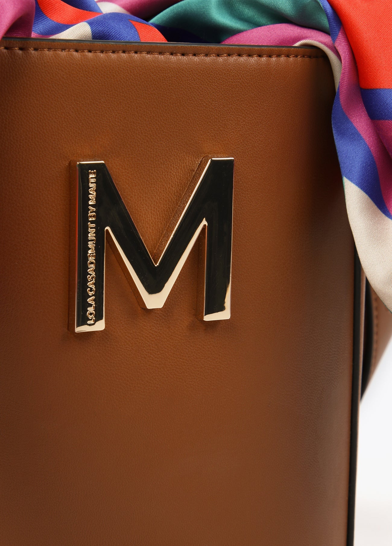 Bucket bag with braided handle