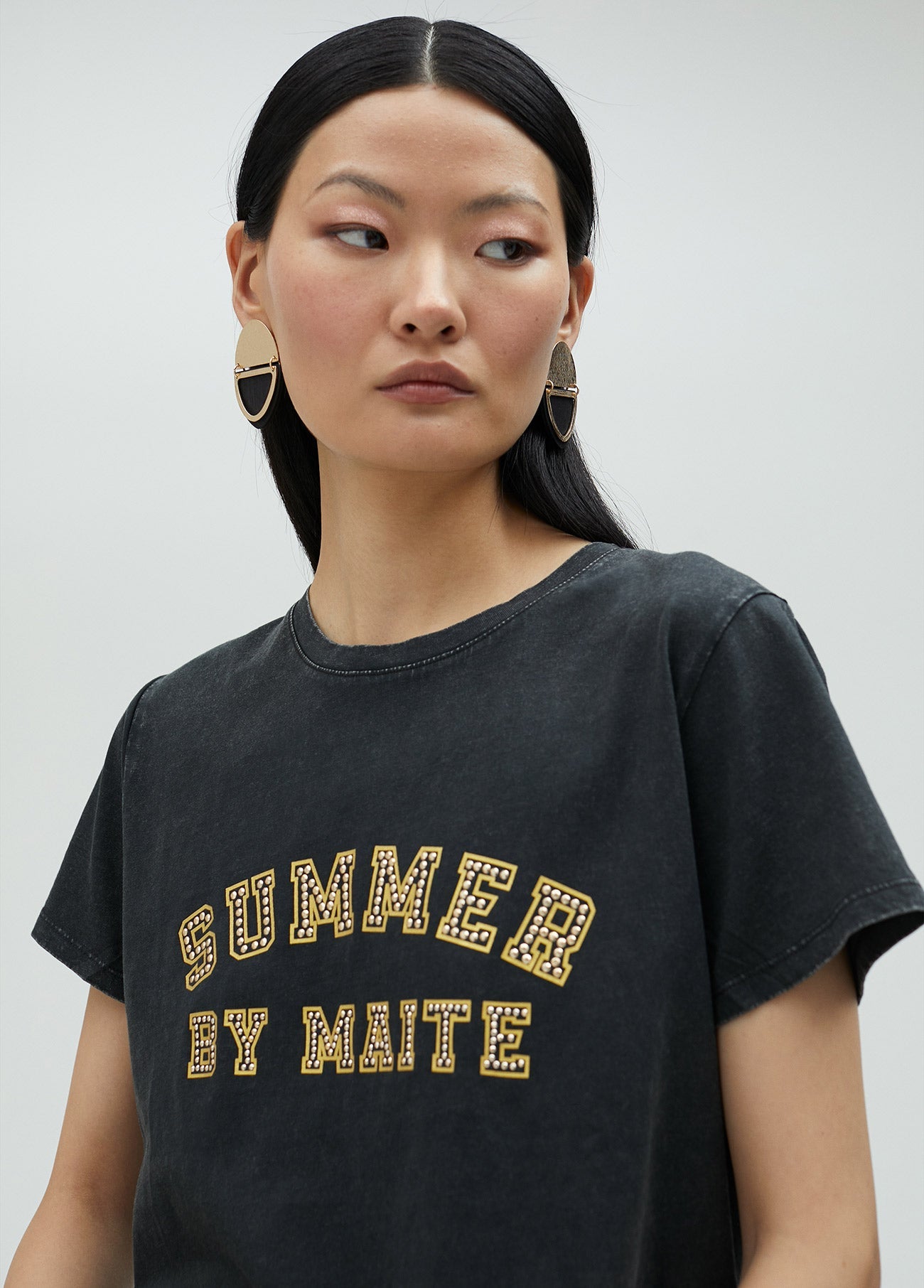 Summer T-shirt with rhinestones
