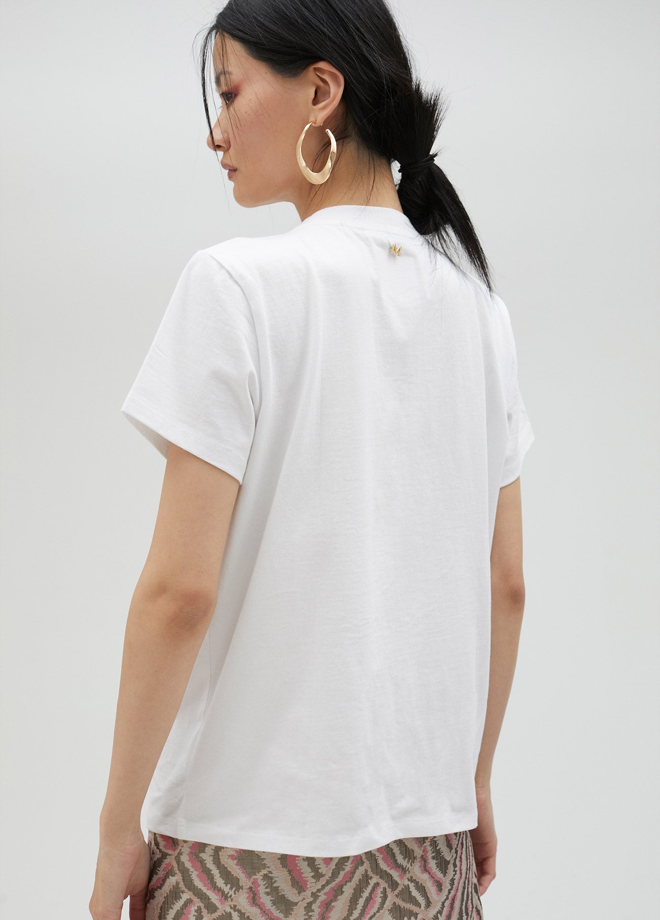 T-shirt with rhinestone lion