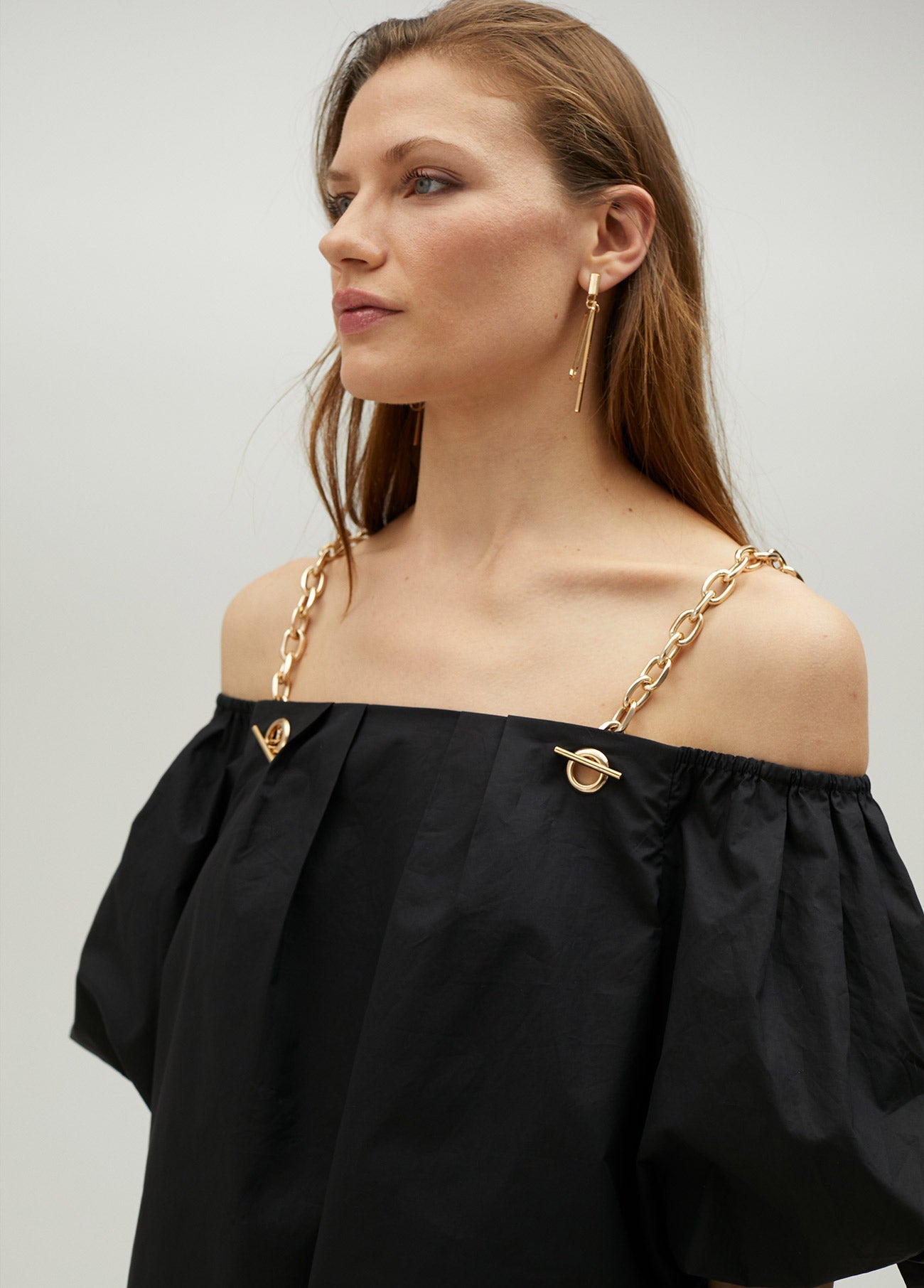 Strappy top with gold chain