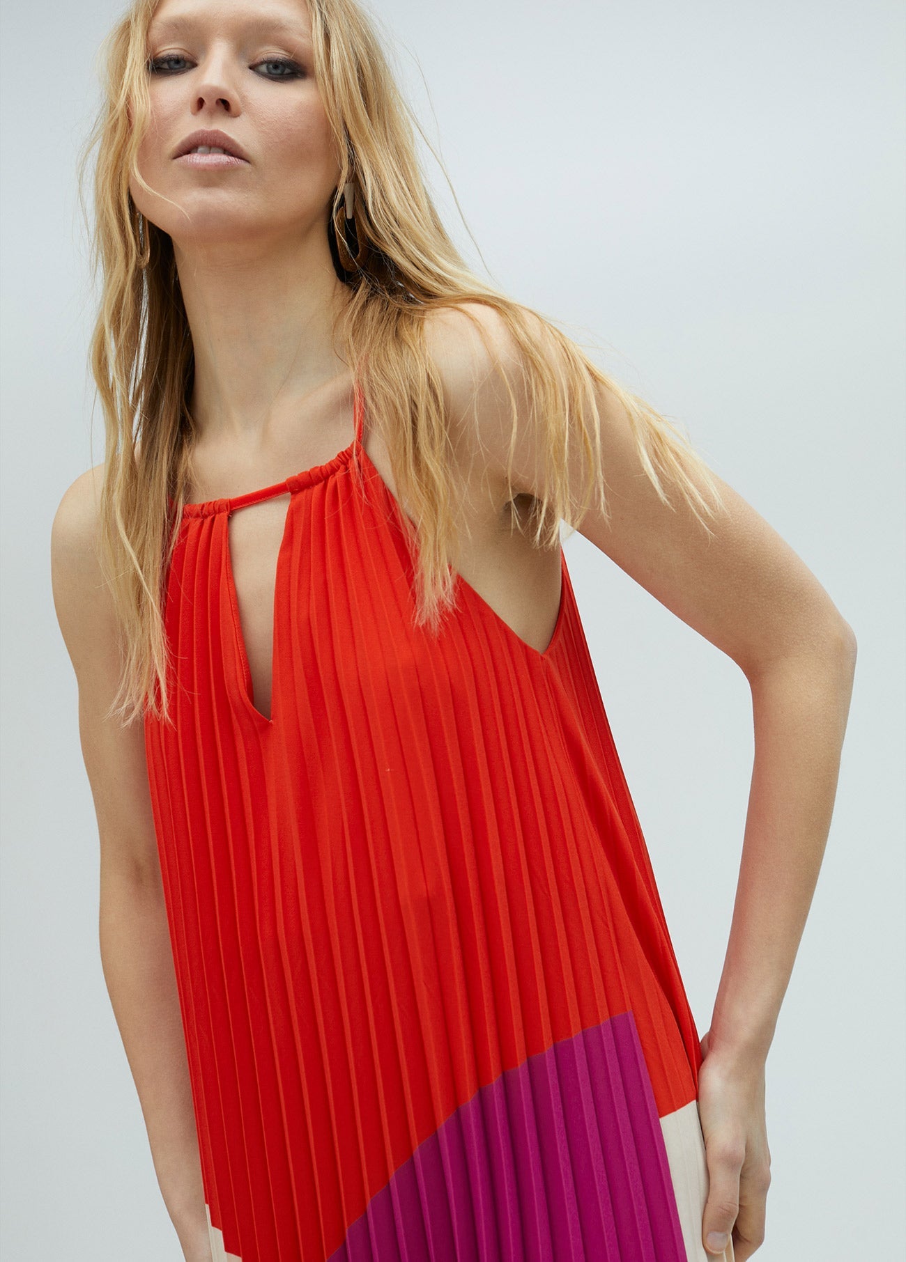 Three-tone pleated dress