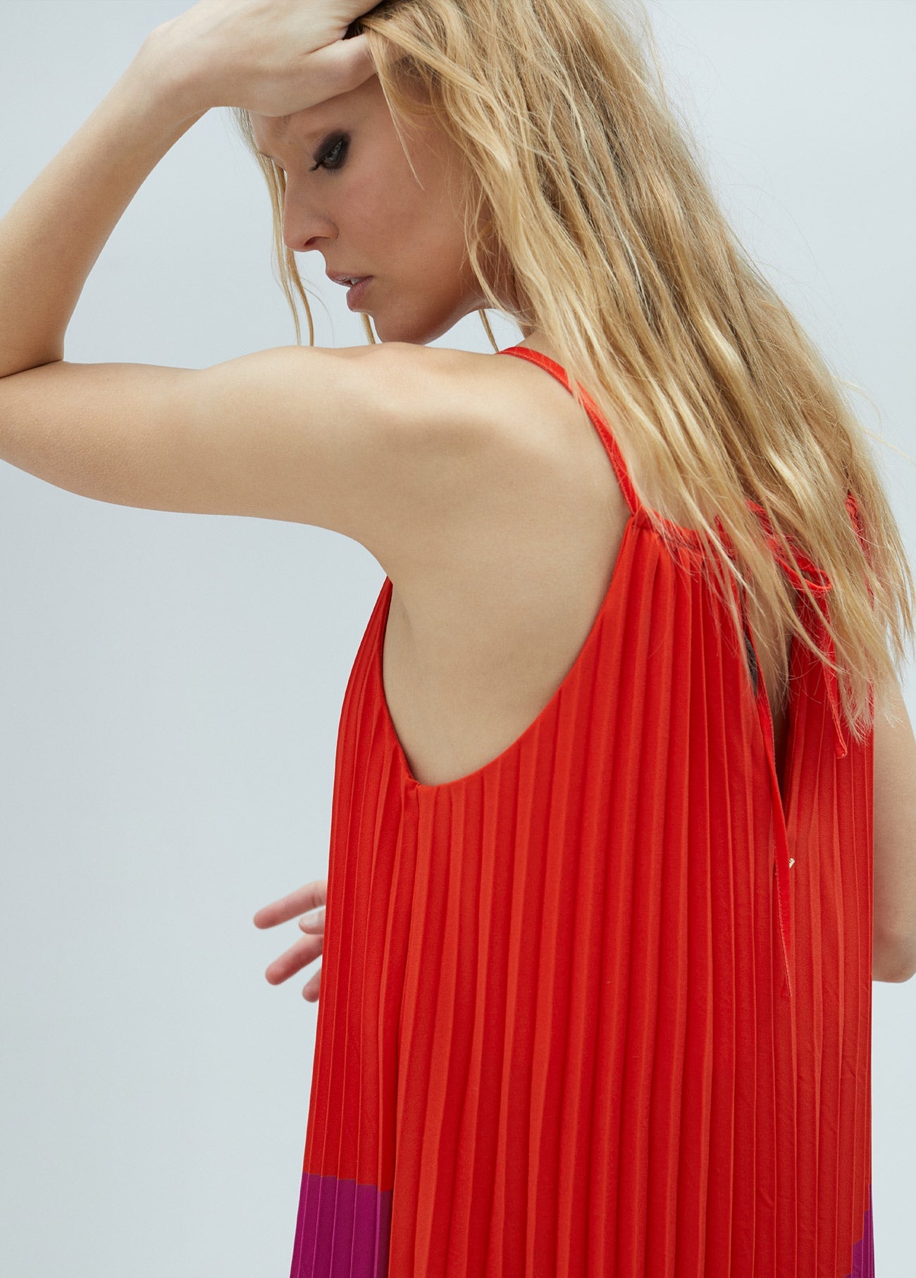 Three-tone pleated dress