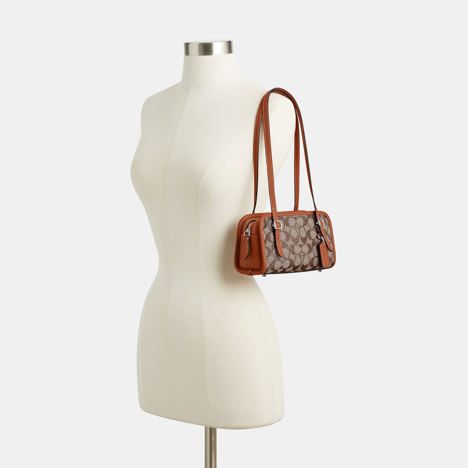 CBH53-Swing Zip Bag 20 In Crystal Signature Jacquard-Lh/Burnished Amber