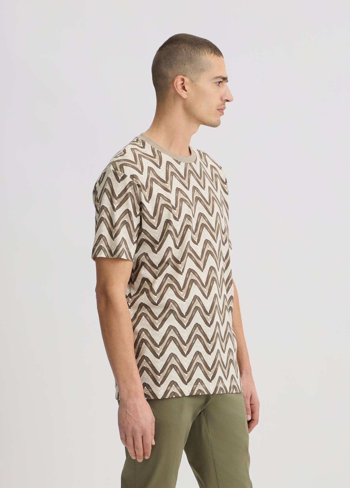 QA5161J7734M9395S-green and beige