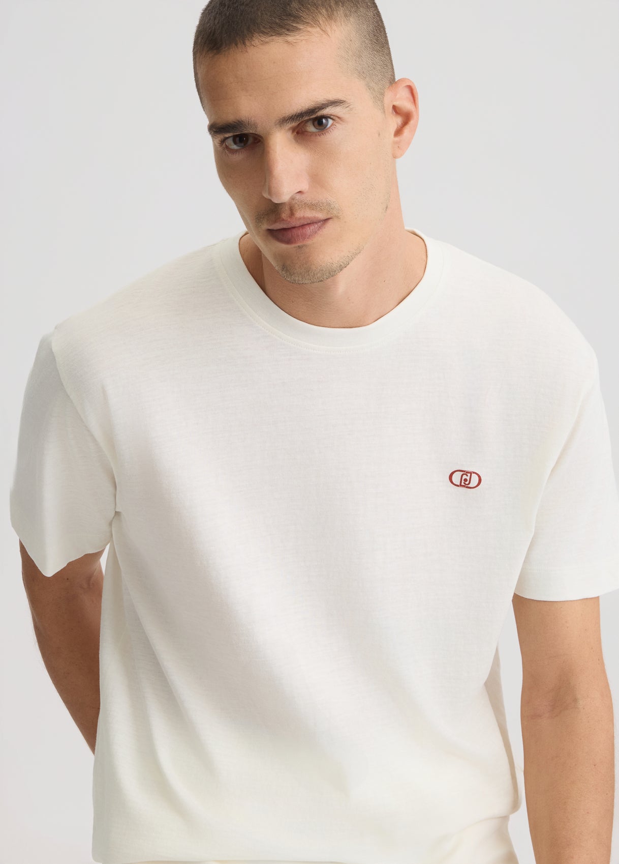 QA5168J773411001S-white