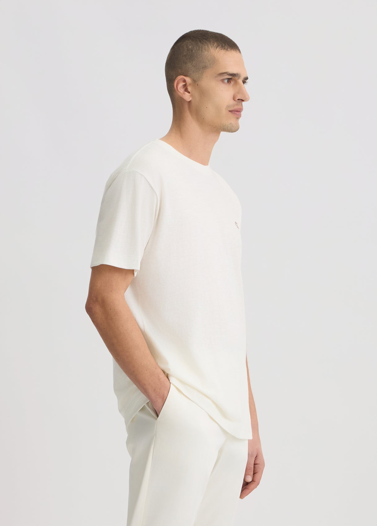 QA5168J773411001S-white