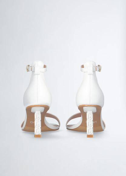 SA5049P00620111141-white