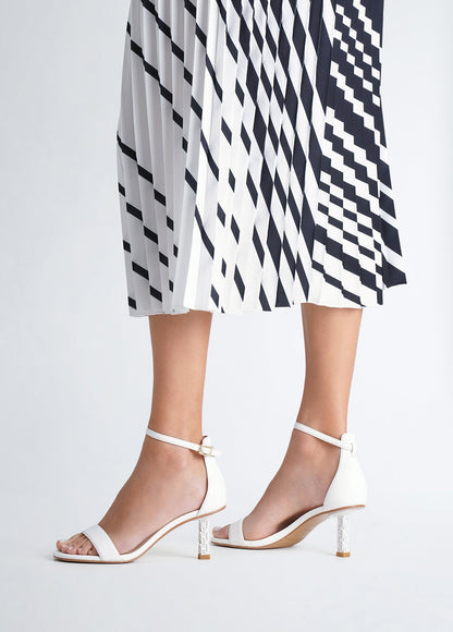 SA5049P00620111141-white