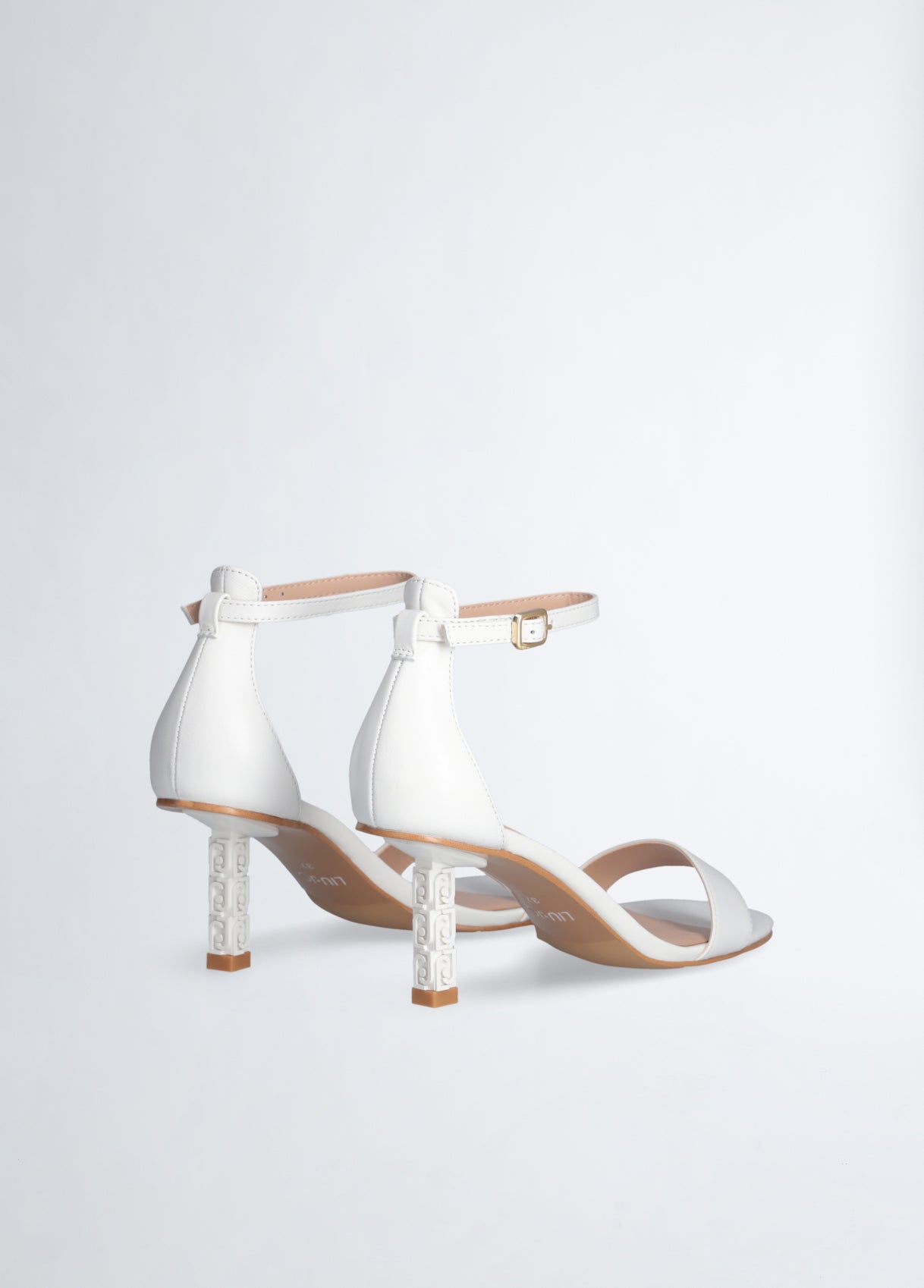 SA5049P00620111141-white