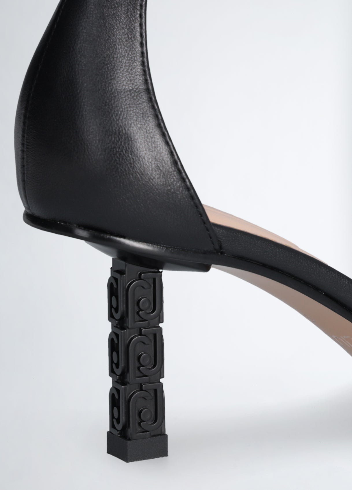 SA5049P00622222237-black