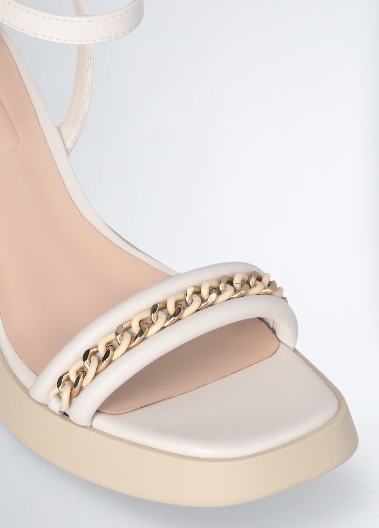 SA5097P0062S140141-nude