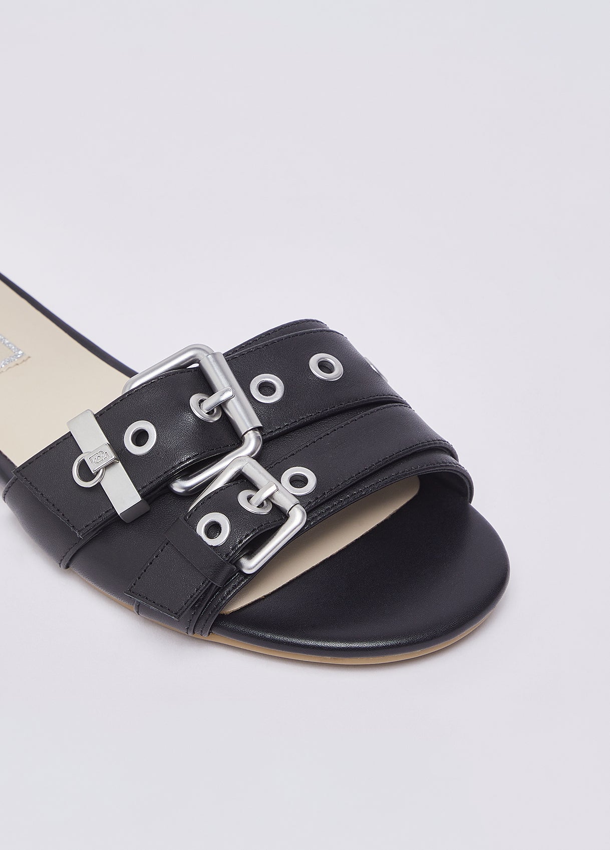 SA6157P01022222240-black
