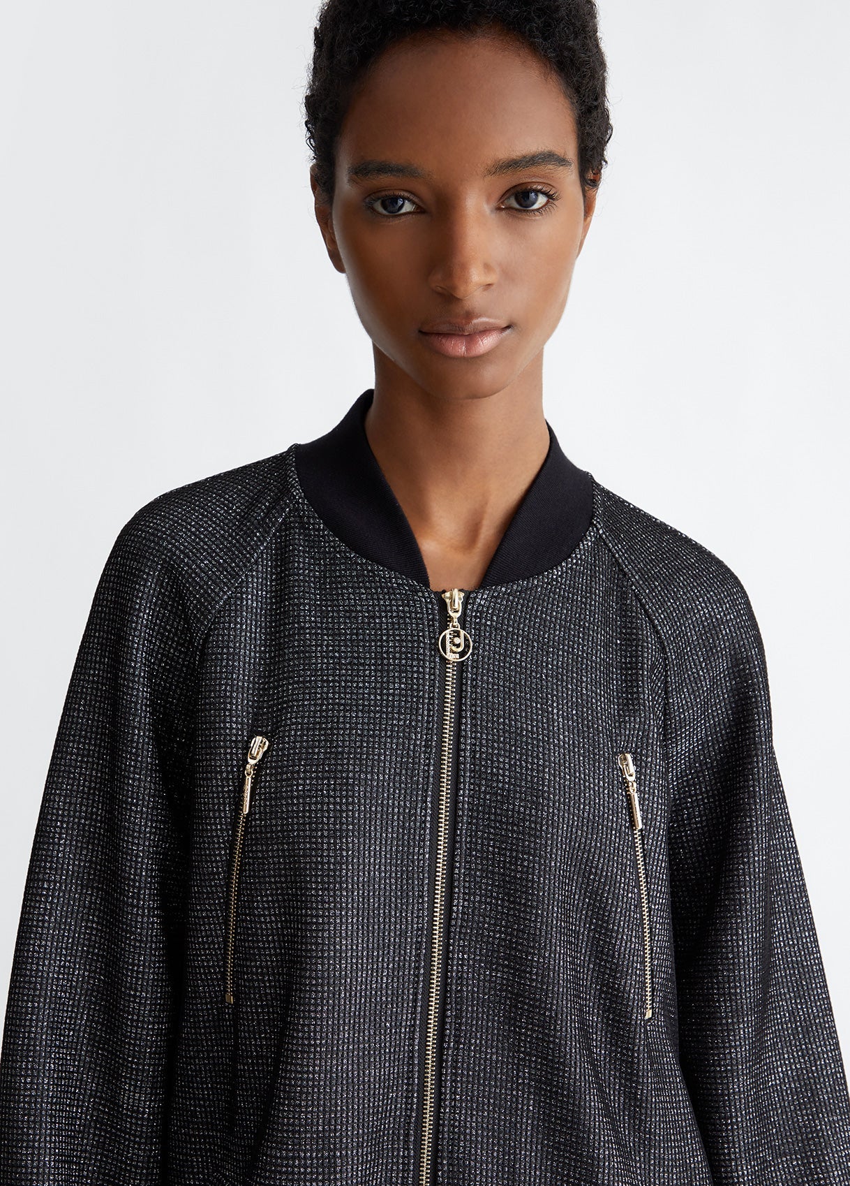 TA4124J4650D1392S-black