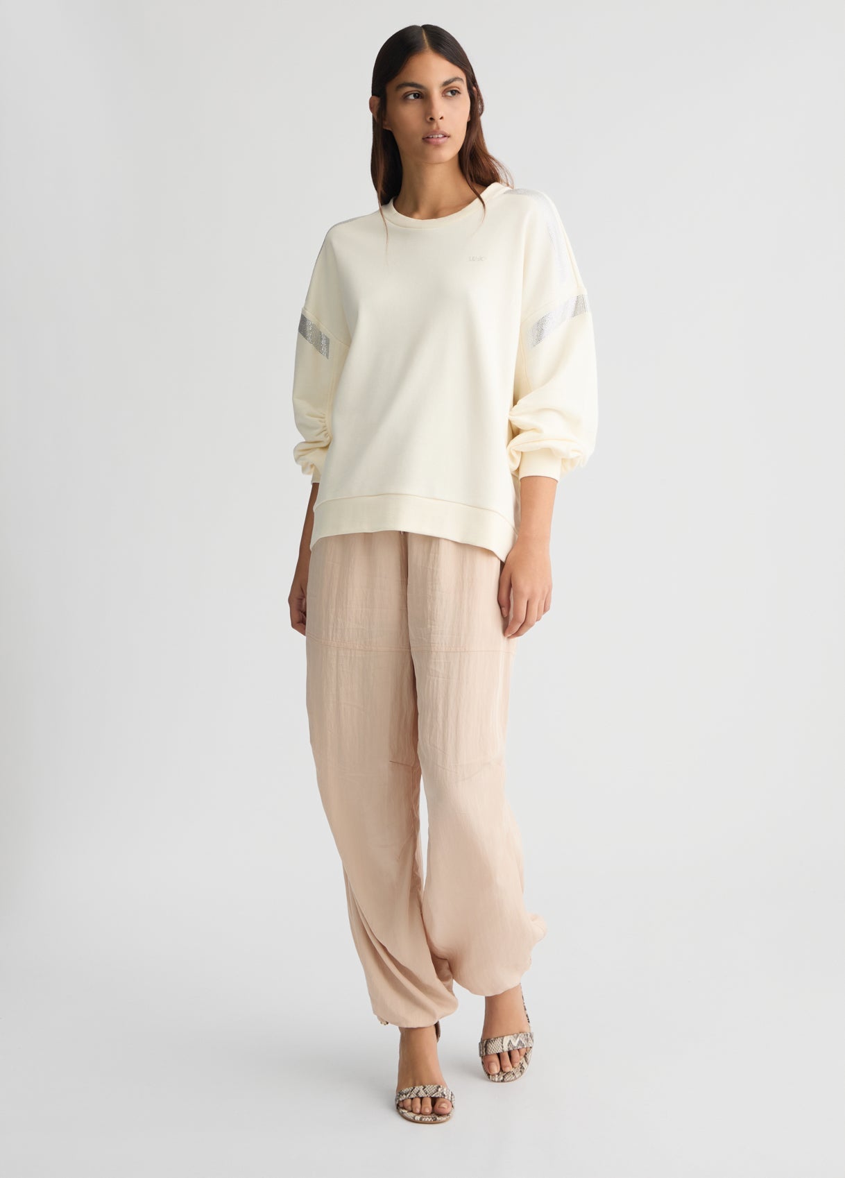 TA5048FS00010105XXS-white