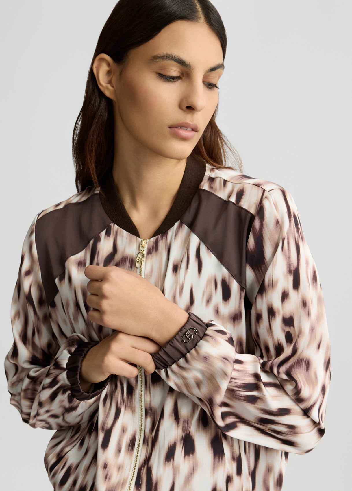 TA5197TS964M9064XXS-beige