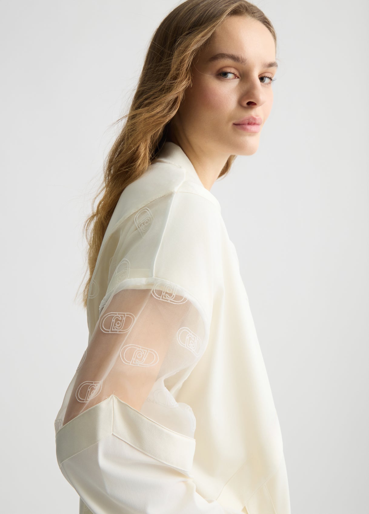 TA5200TS92210105XXS-white