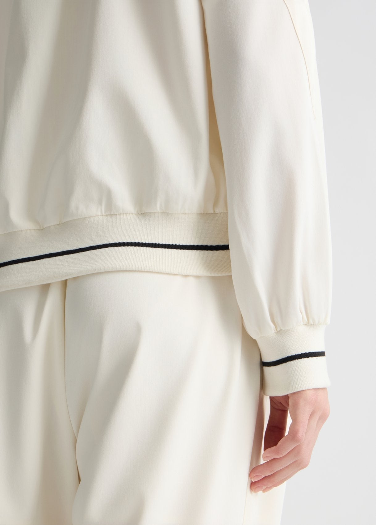 TA5201TS92210105XXS-white