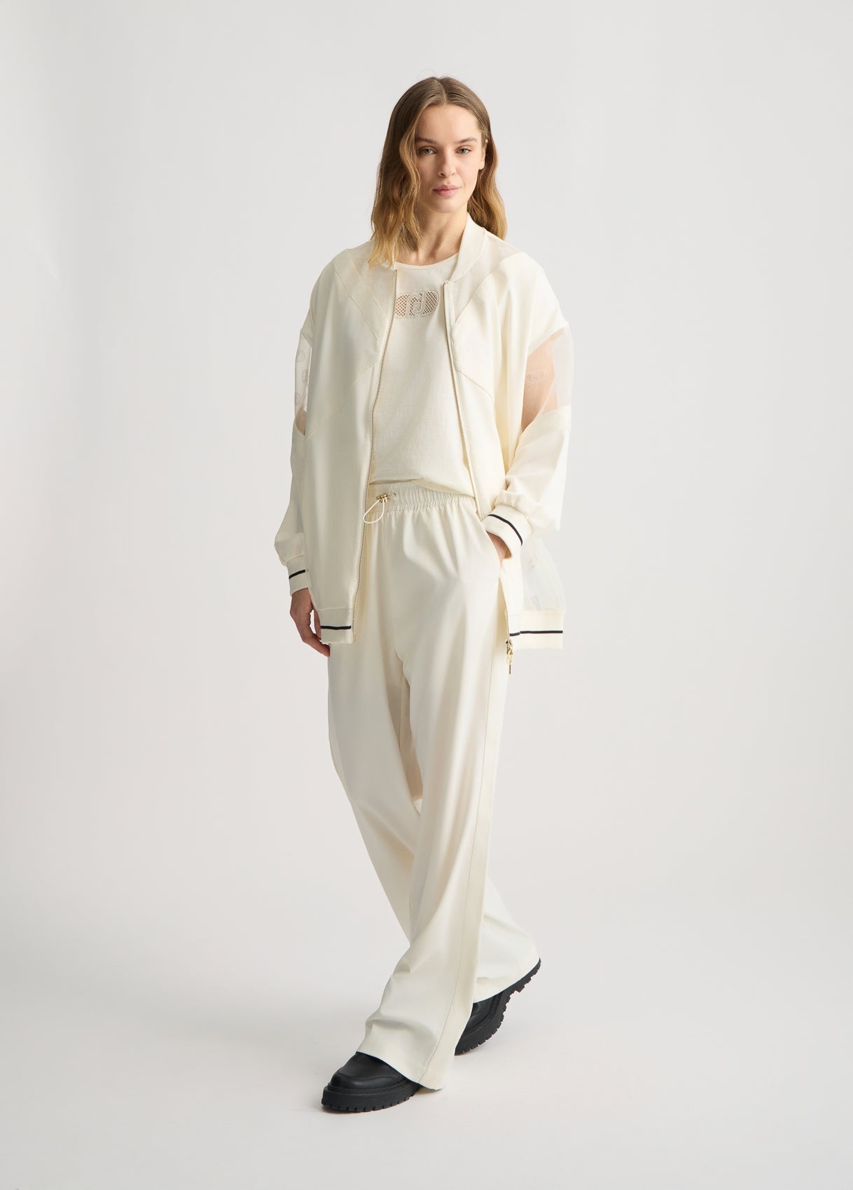 TA5204TS92210105XXS-white