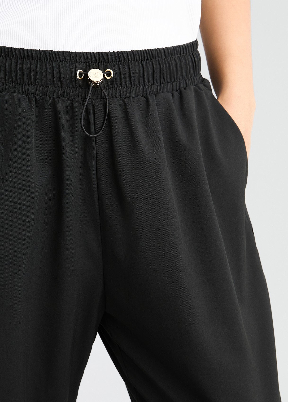 TA5204TS92222222XXS-black