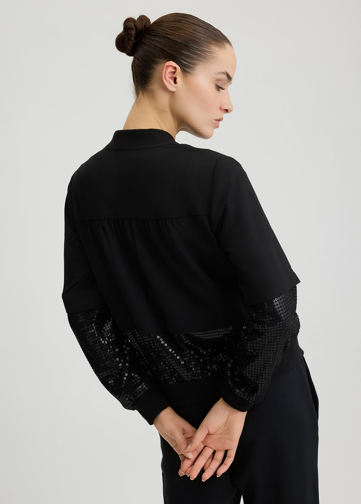 TA5260TS42303195XXS-black