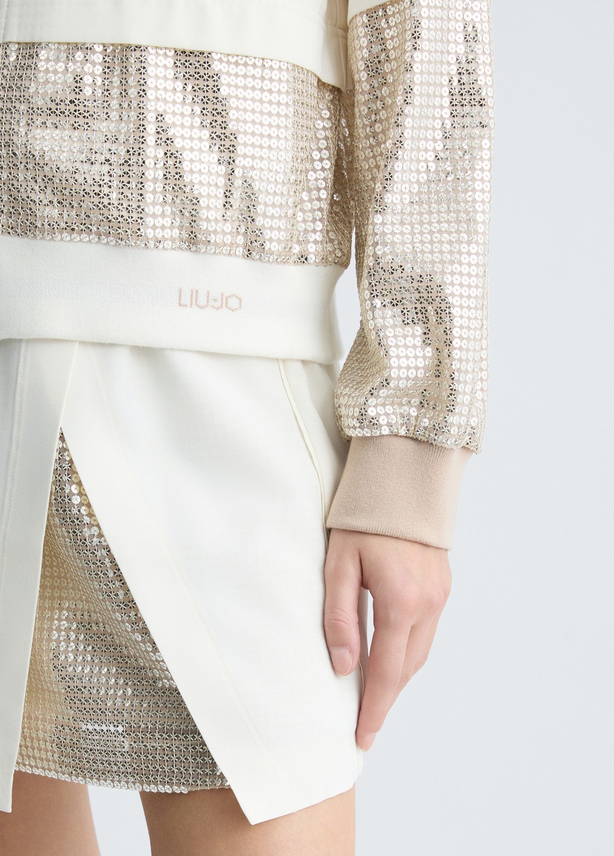 TA5260TS423M9185XXS-white