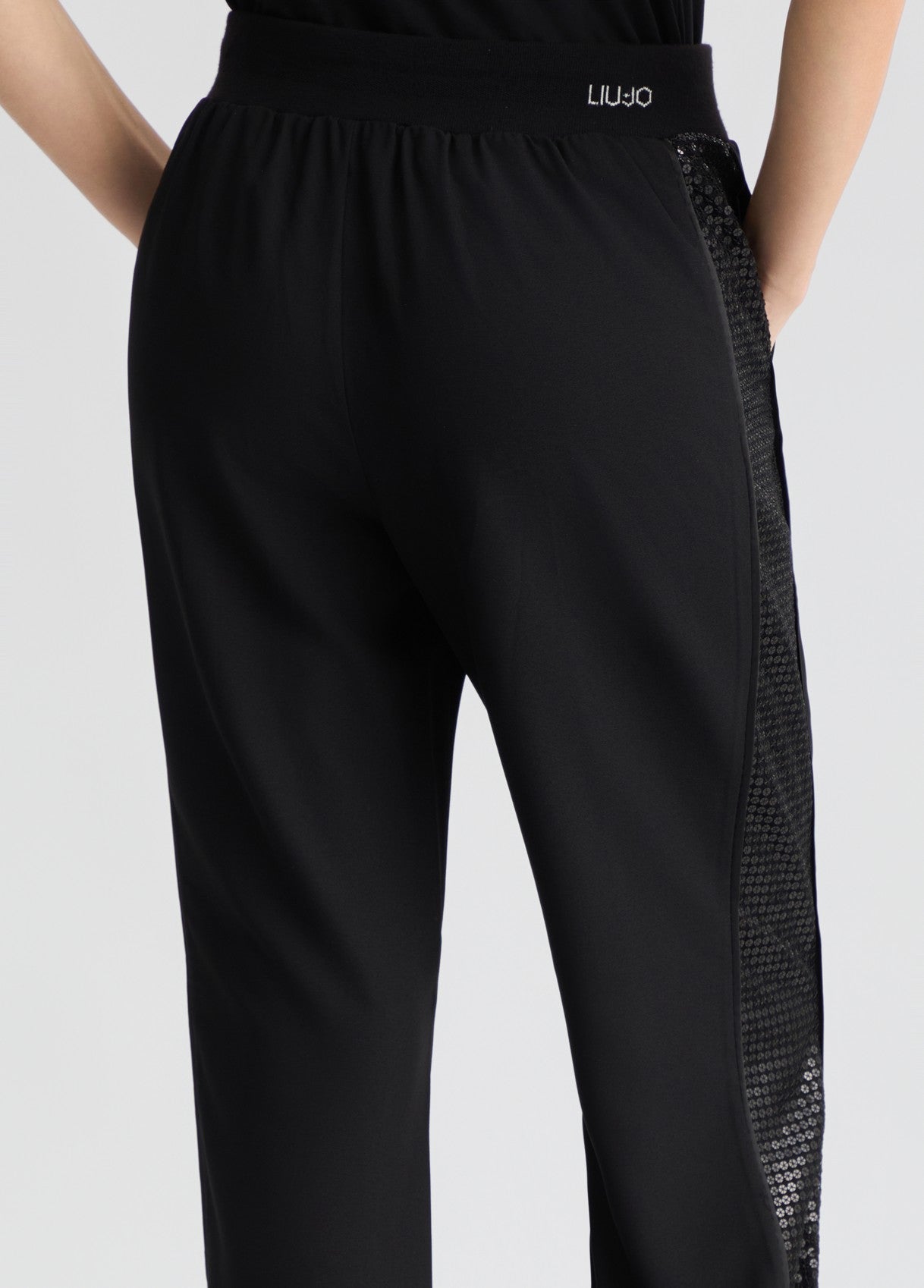 TA5264TS42303195XXS-black