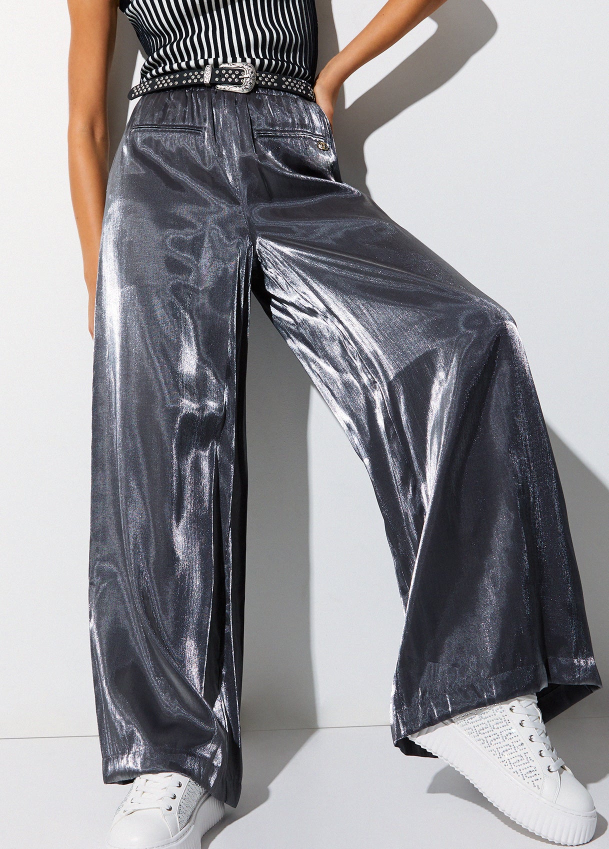 TA6005T322AA4377XXS-grey