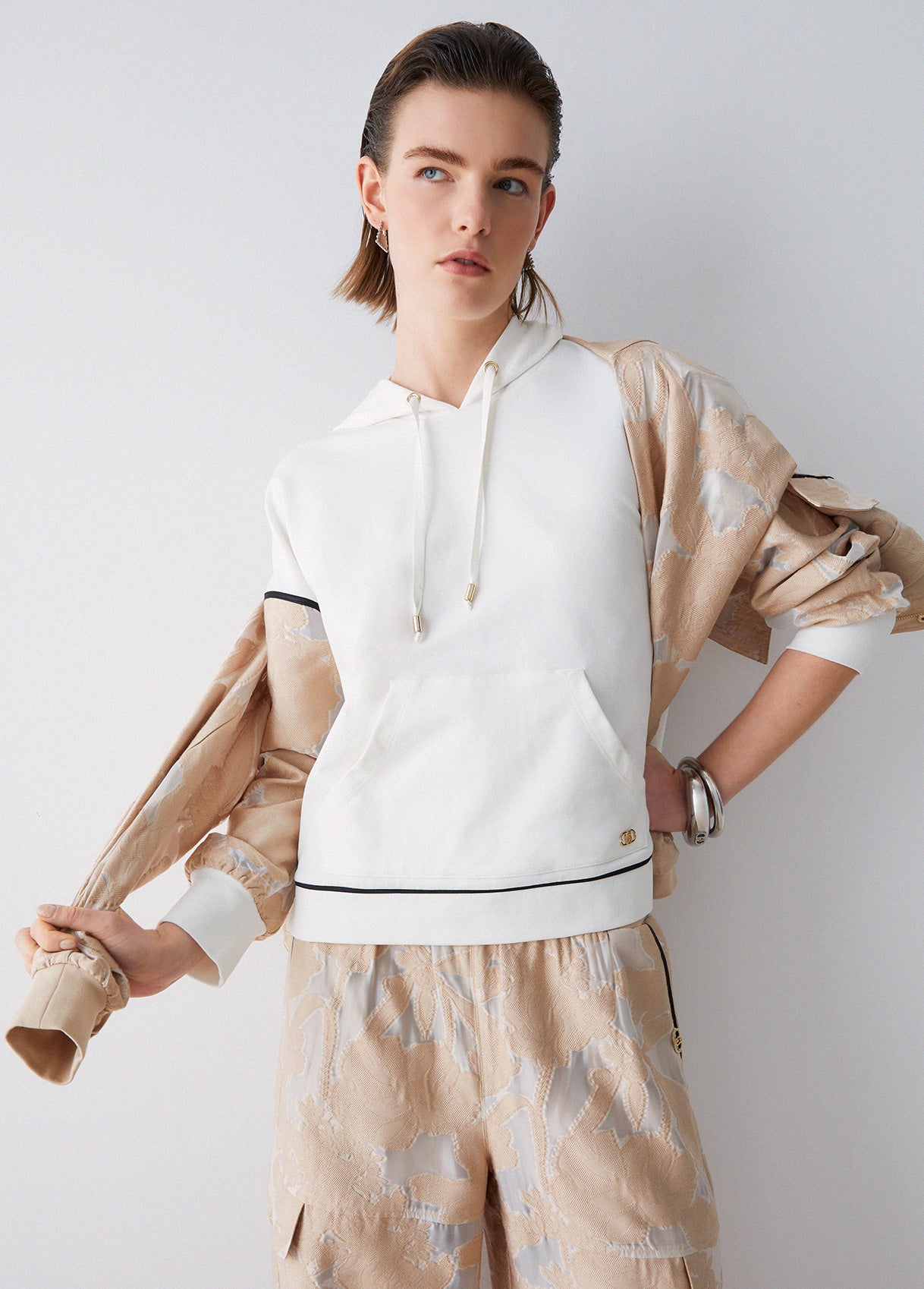 TA6198FS090C3883XXS-beige
