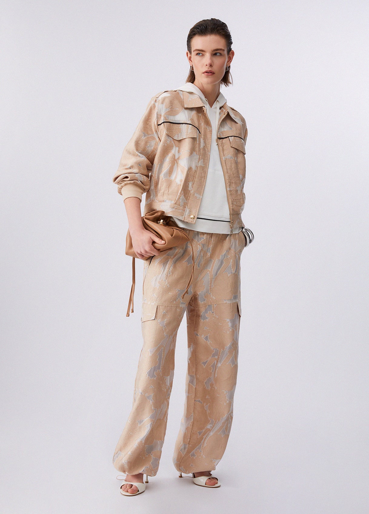 TA6199T345AC3884XXS-beige