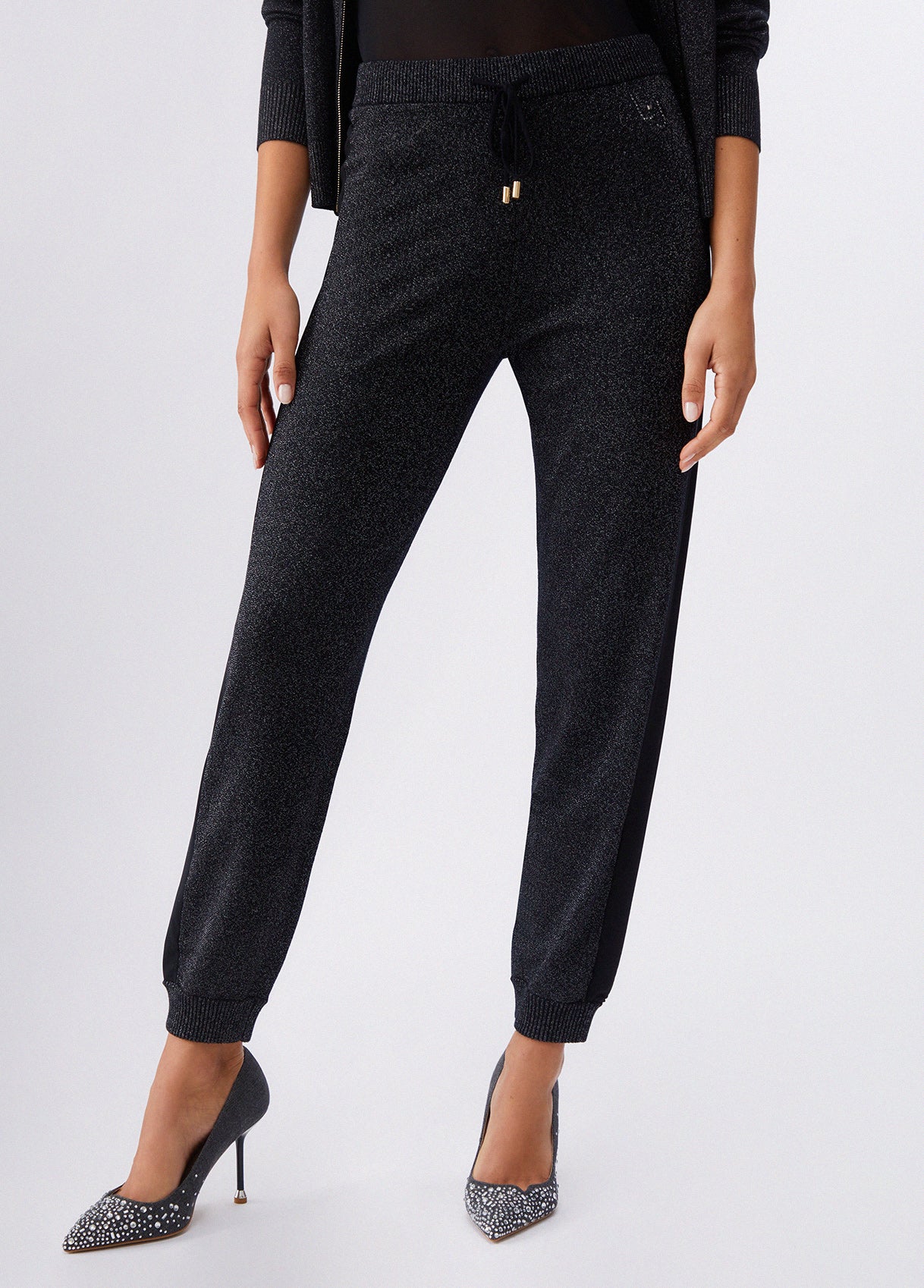 TA6246MS49I04858XXS-black