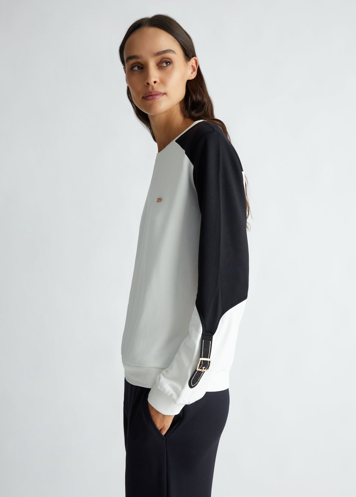 TF4149F0778V9431XXS-white