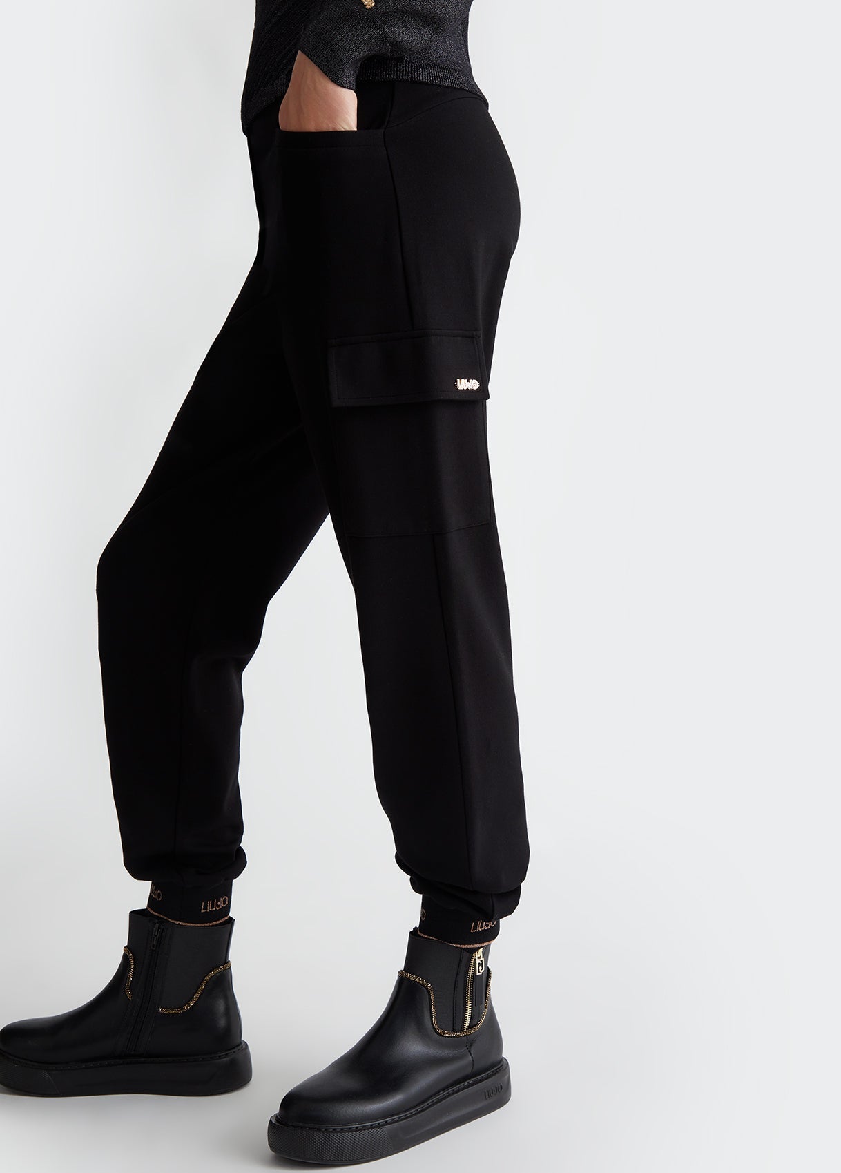 TF4279J618222222XXS-black