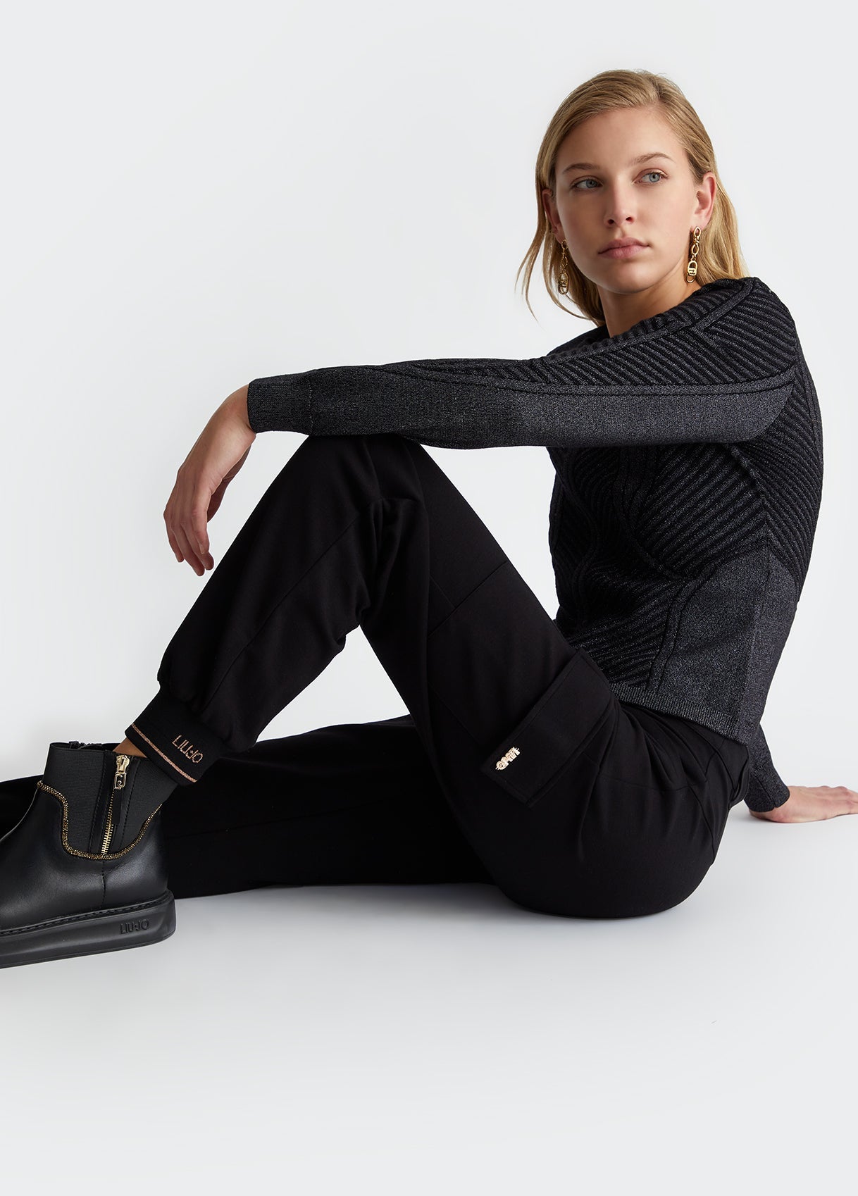 TF4279J618222222XXS-black