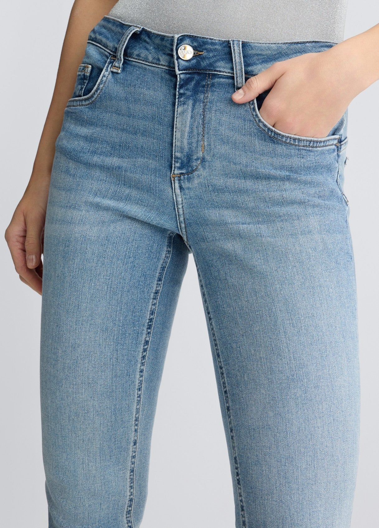 UA5006D46157875724-light denim