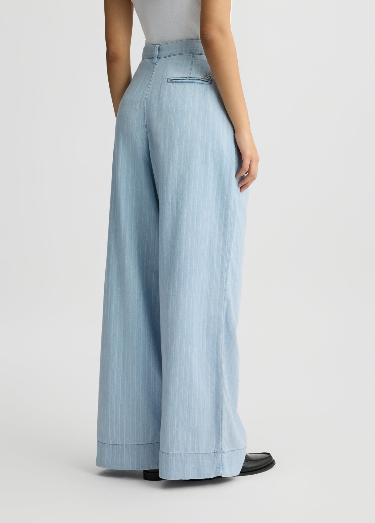 UA5123D49897882236-light denim