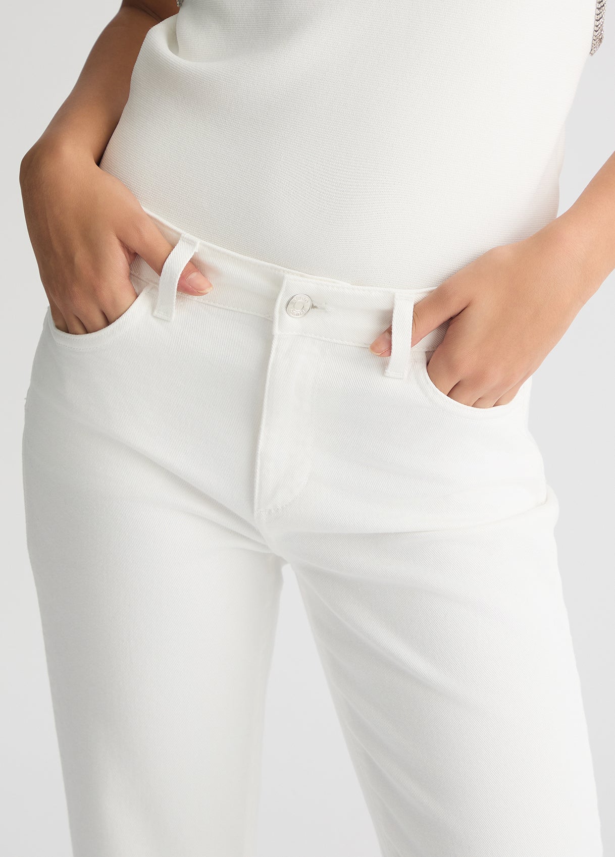 UA5141T18161070124-white wool