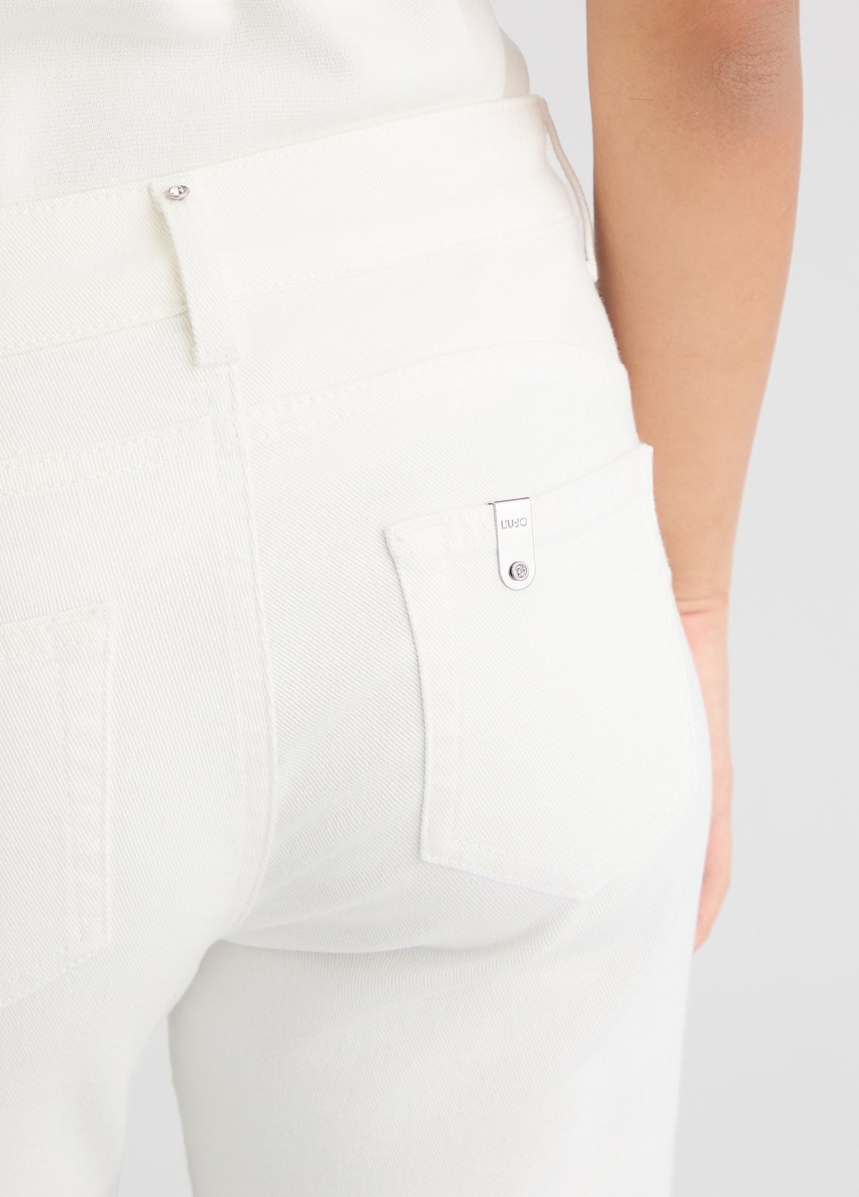 UA5141T18161070124-white wool