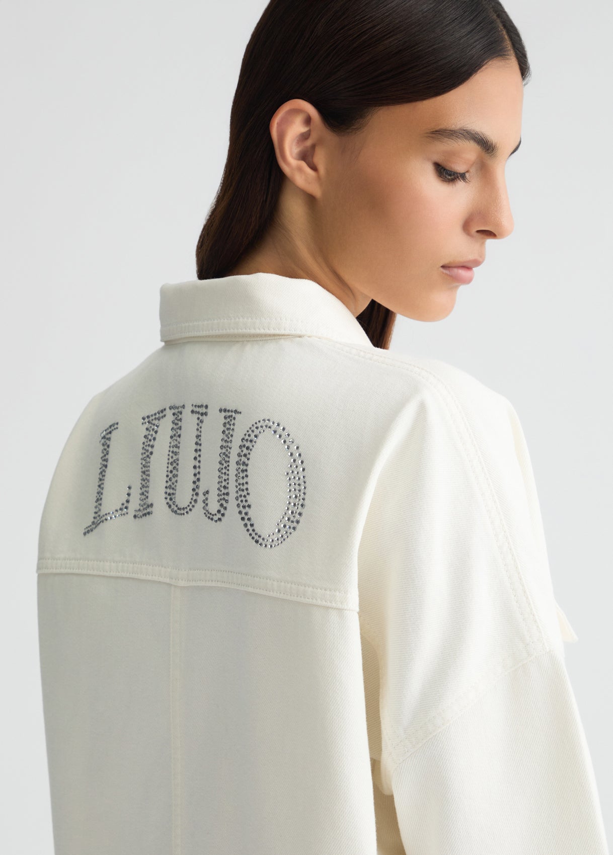 UA5165DS06910701XS-white wool