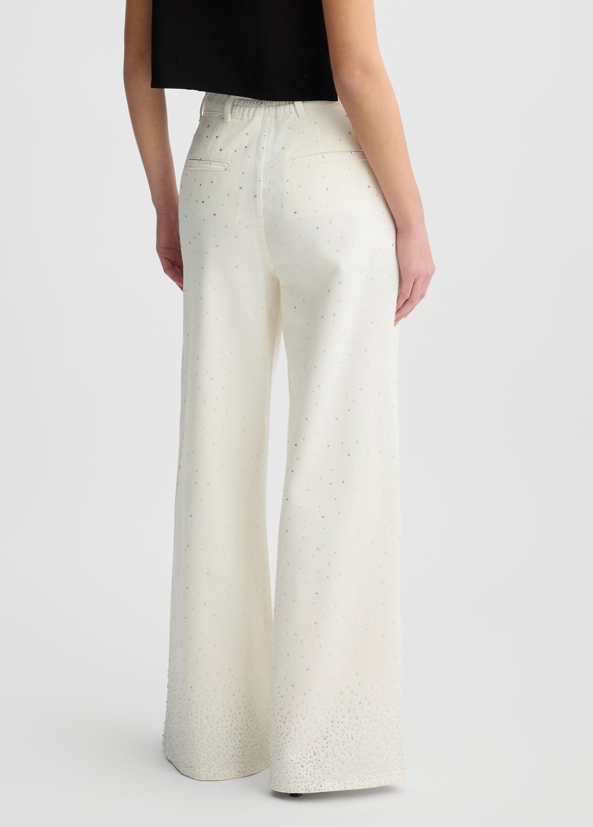 UA5168TS0991070124-white wool